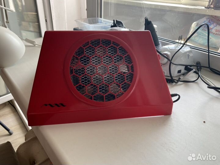 Пылесос настольный маникюрный