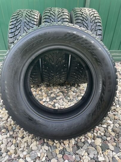 Nokian Tyres Hakkapeliitta 9 SUV 215/65 R16