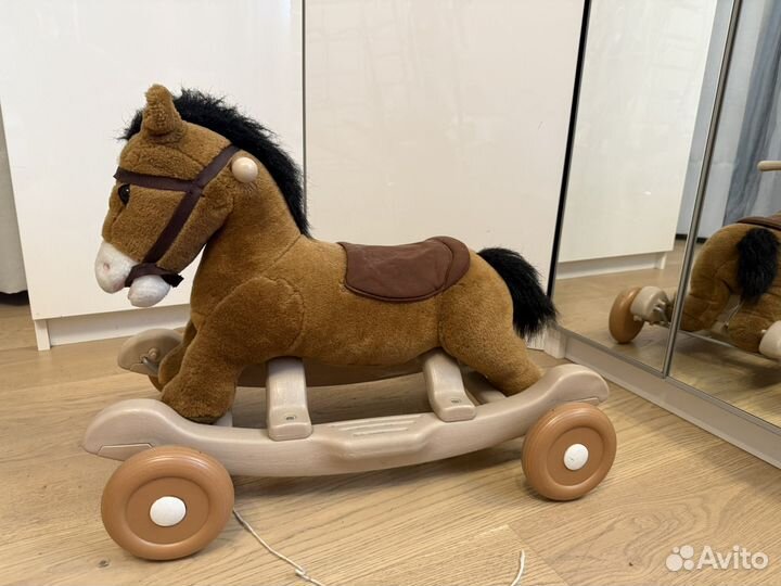 Лошадь-качалка детская на колесиках