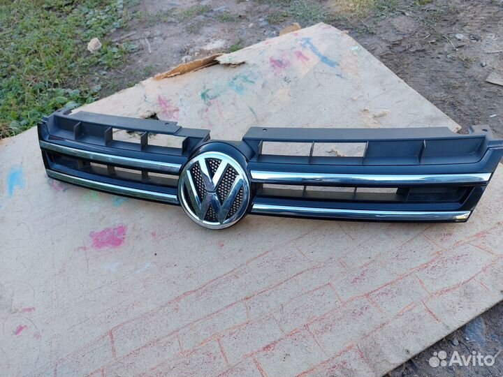 Решетка радиатора VW Touareg 2 2010-14