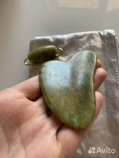 Нефритовый ролик, массажный скребок, гуаша