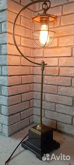 Лампа настольная