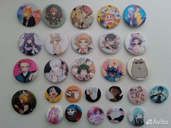 Значки с аниме, мультиками, играми