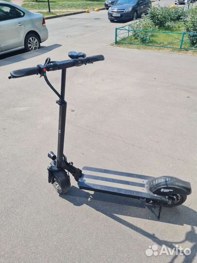 Электросамокат с сиденьем howerbot