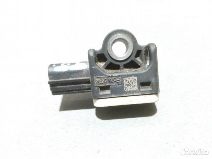 Датчик удара Ford Focus Iii хетчбек 1.6 2013