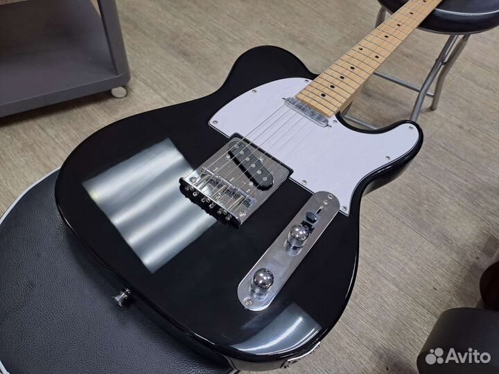 Электрогитара чёрная телекастер