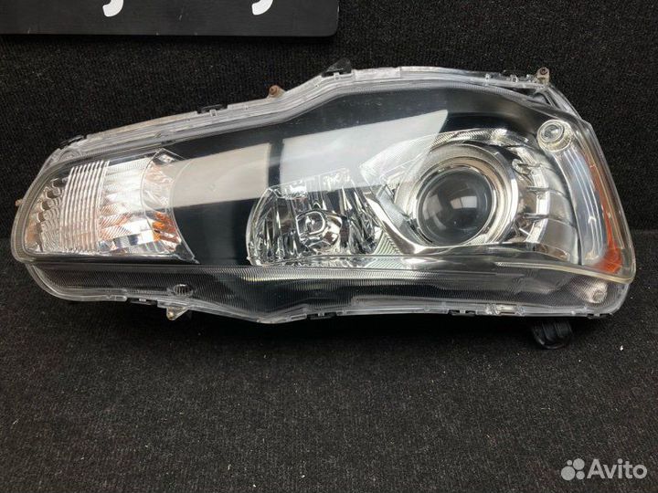 Фара ксеноновая передняя правая Mitsubishi Lancer