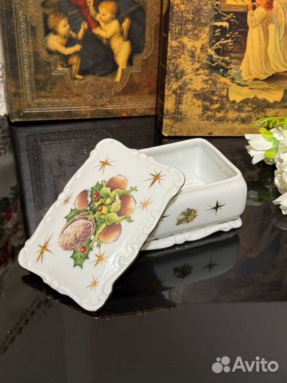 Шкатулка фарфоровая Германия