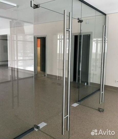 Стеклянные перегородки в торговый центр