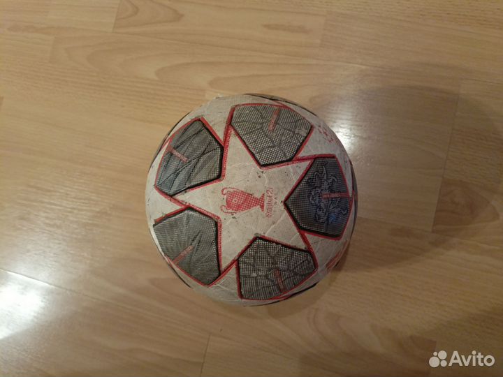 Футбольный мяч adidas лига чемпионов 2021 финал
