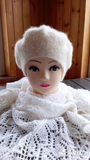 Берет вязаный валяный