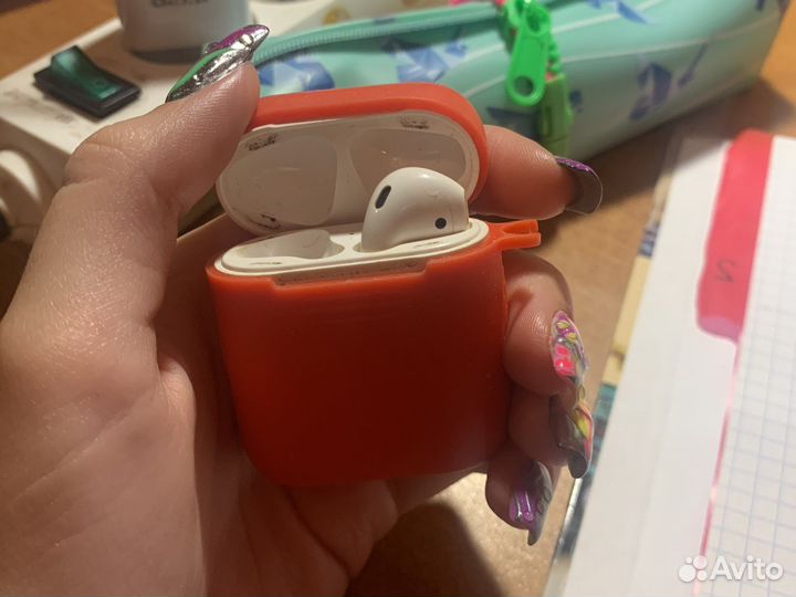 Airpods 1 наушник правый оригинал