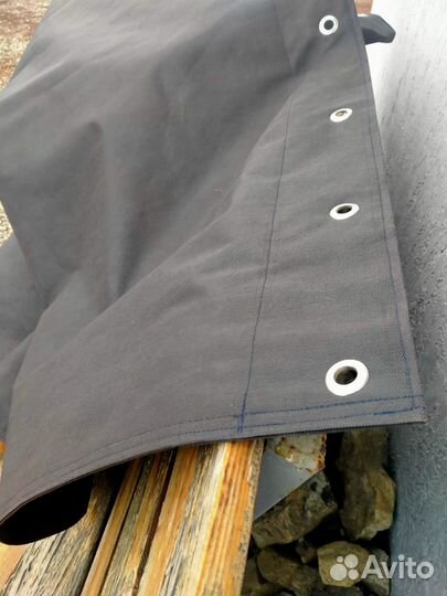 Штора из двух половин