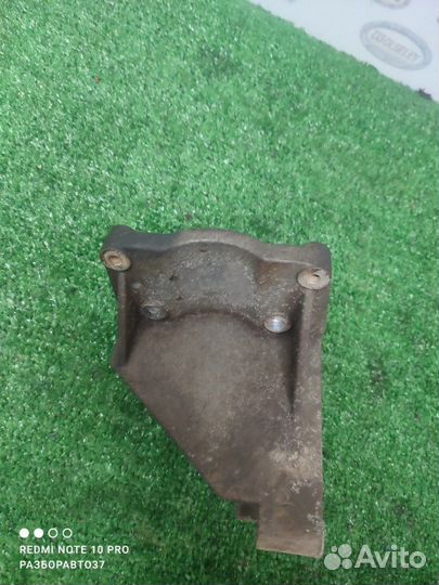 Кронштейн гидроусилителя руля Ford Fusion fxjc