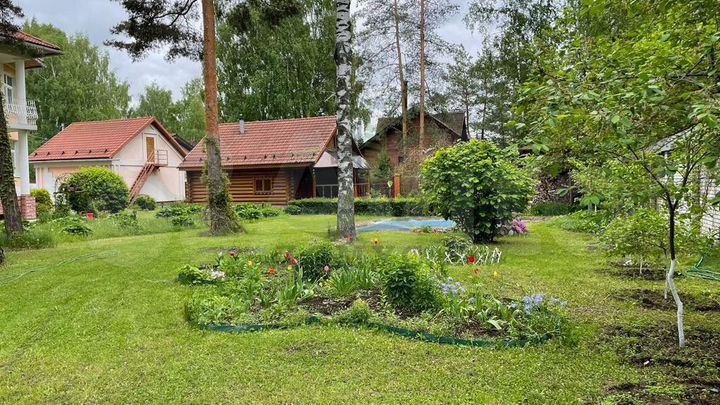 Коттедж 469 м² на участке 18,3 сот.