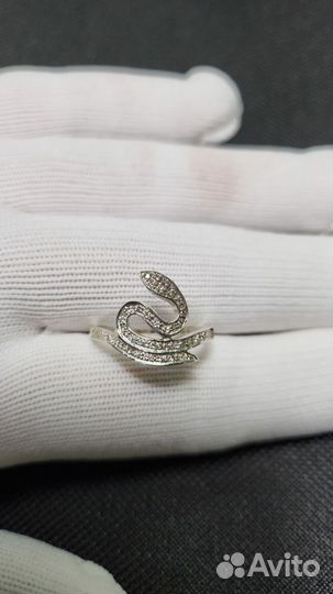 Серебряное кольцо с фианитом
