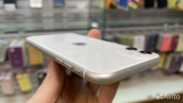iPhone 11, 64 ГБ