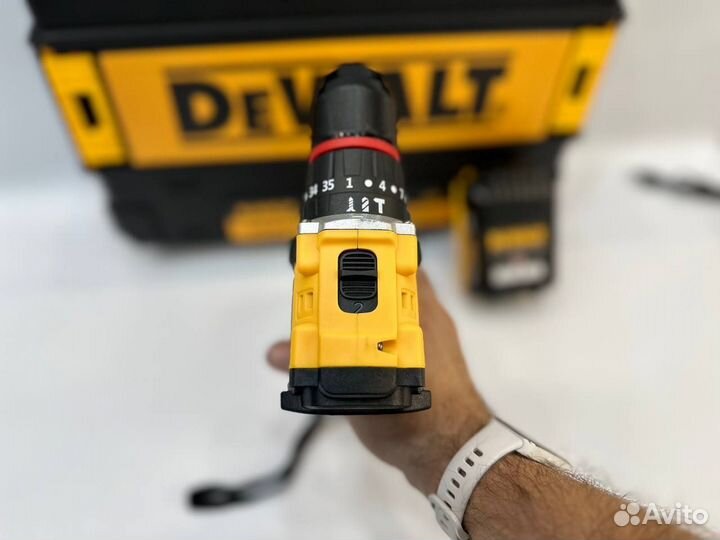 Шуруповерт аккумуляторный dewalt