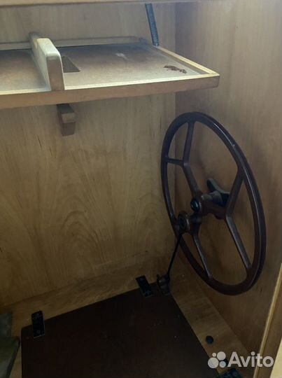 Тумба под швейную машинку