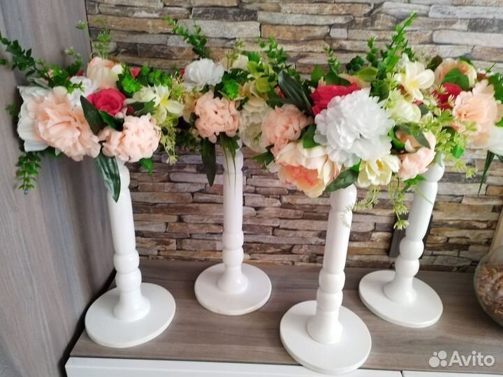 Свадебные стойки с цветами