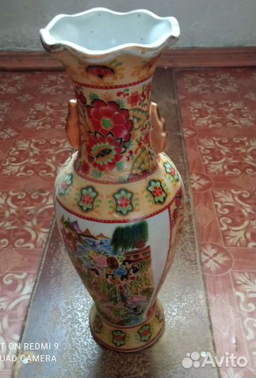 Антикварная ваза