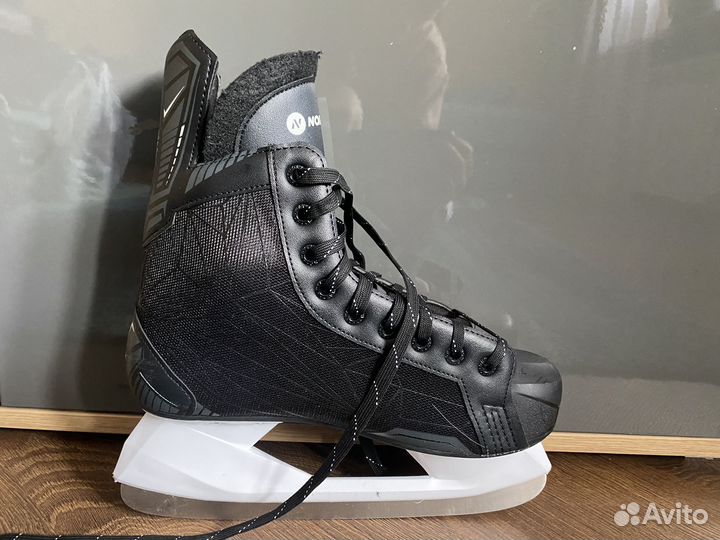 Коньки хоккейные