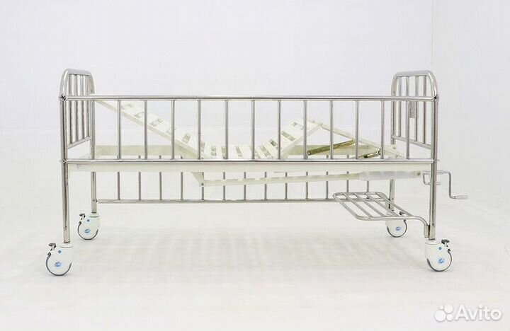 Медицинская кровать для ухода за больными