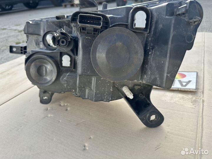 Фара правая Renault Logan 2 2019