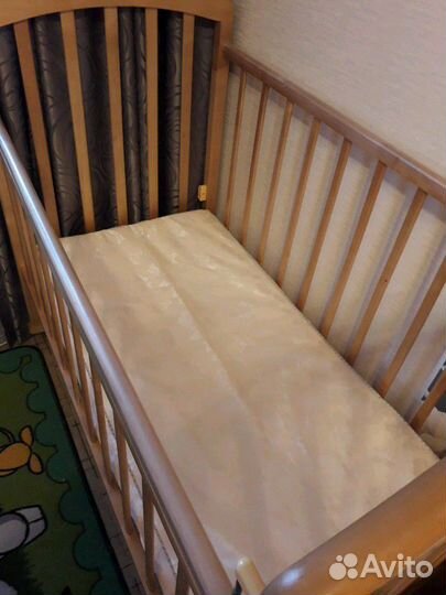 Кровать детская с матрасиком