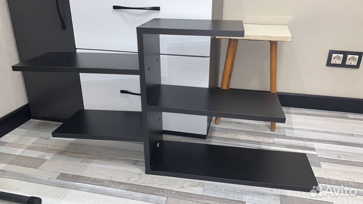 Полка настенная навесная