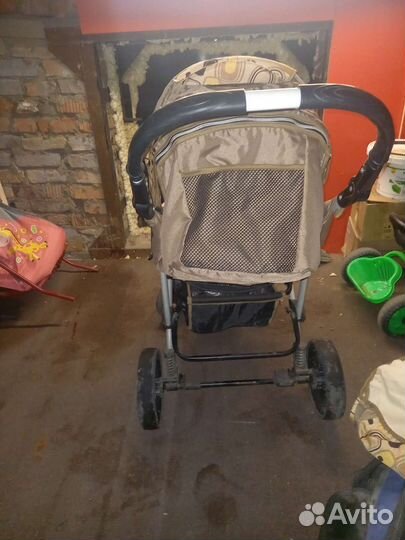 Прогулочная коляска