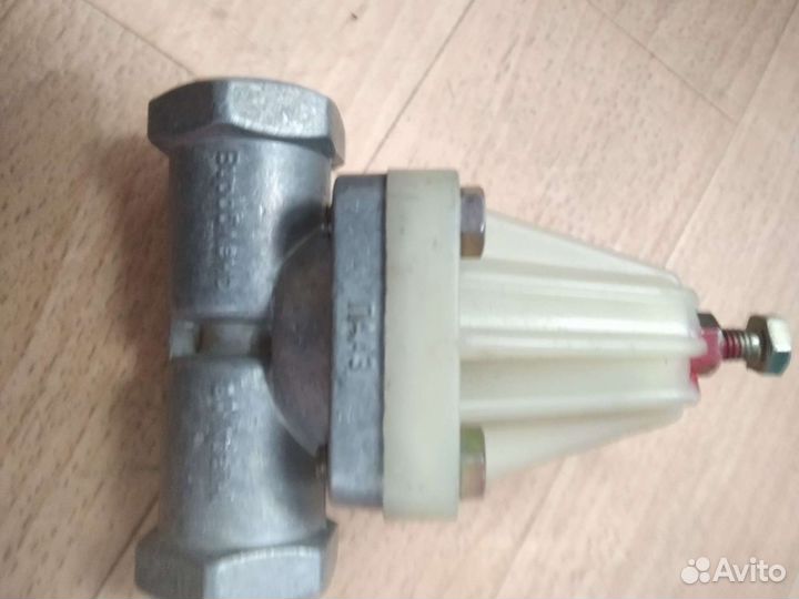 Клапан защитный ординарный 100.3515010-01