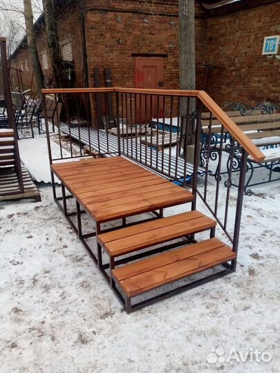 Ступени к дому