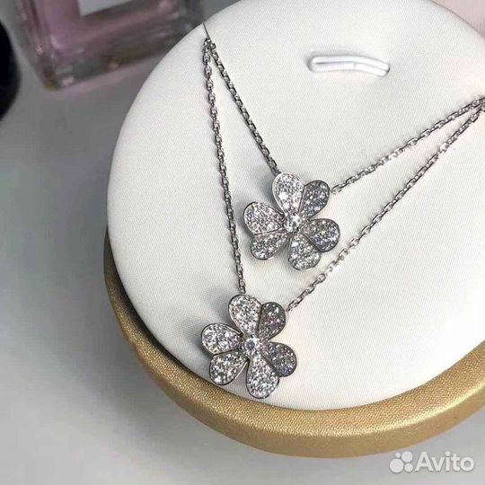 Van Cleef & Arpels Подвеска Frivole 0,81 ct