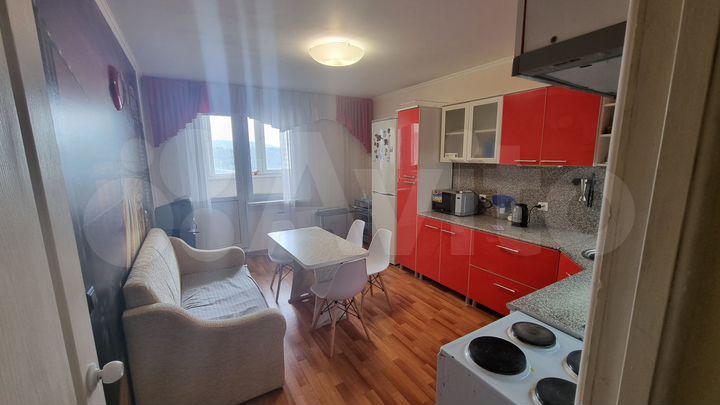 3-к. квартира, 80 м², 9/16 эт.