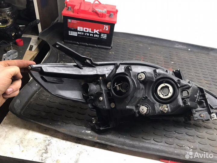 Фара (передняя) Mazda 5 (CR) 2005-2010