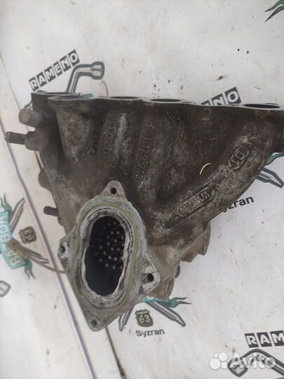 Коллектор впускной Volkswagen Passat B3