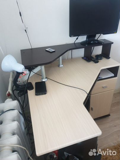 Продам стол