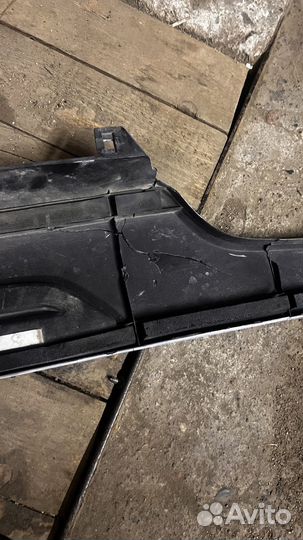 Решетка радиатора nissan atlas