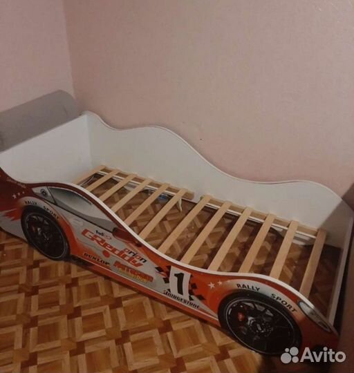 Детская кровать машинка