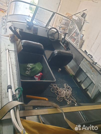 Лодка с мотором