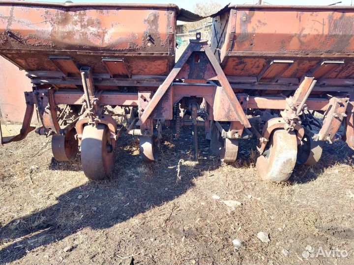 Продам картофелесажалку 4 рядный навесной