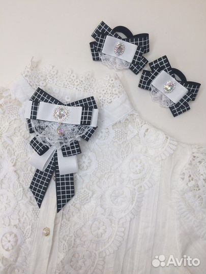 Набор резинок и галстука в клетку для школы