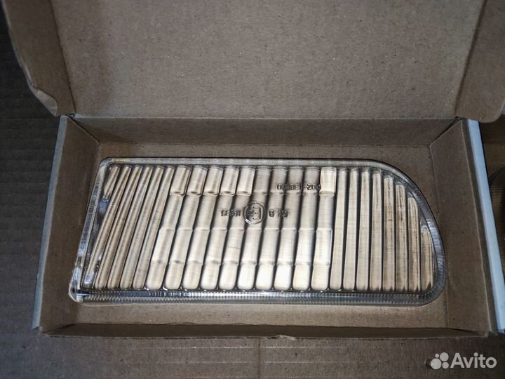 Стекло противотуманной фары Audi 100 С4