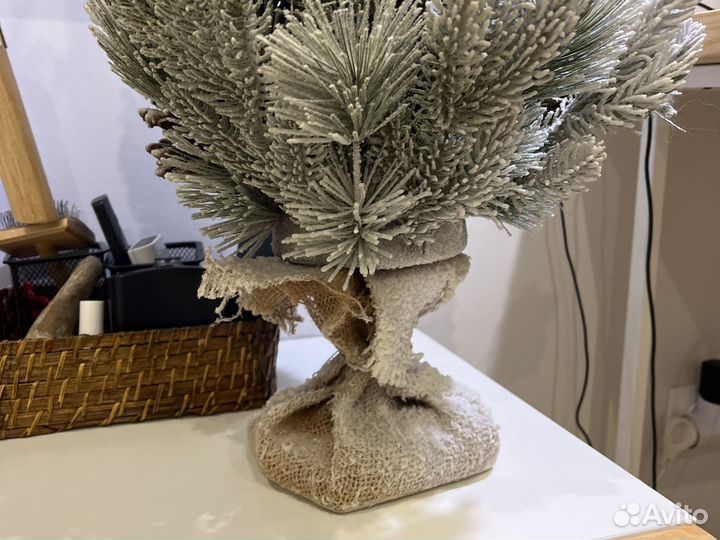 Елка искусственная заснеженная