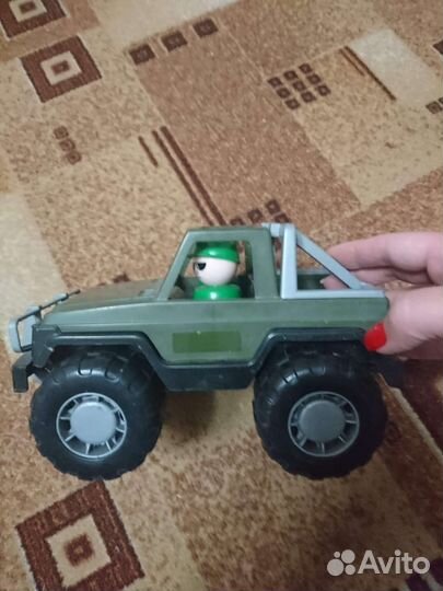 Танк игрушечный