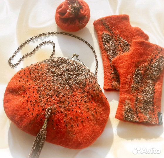 Комплект(сумочка,митенки,брошь)