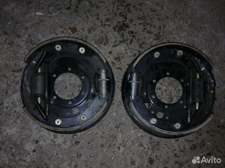 5301-3502010 Щит тормозной задн. 