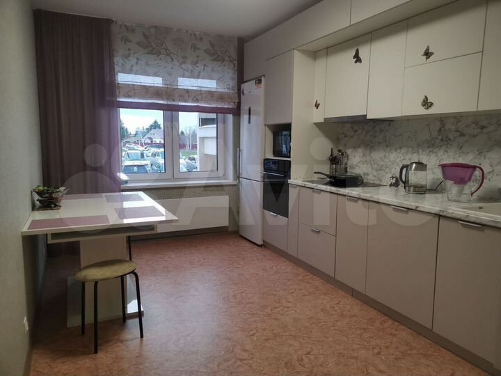 2-к. квартира, 52 м², 1/4 эт.