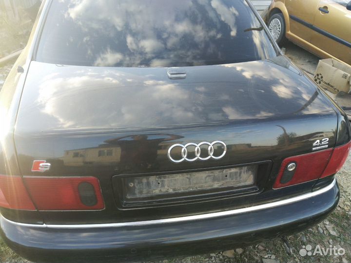 Крышка багажника Ауди А8